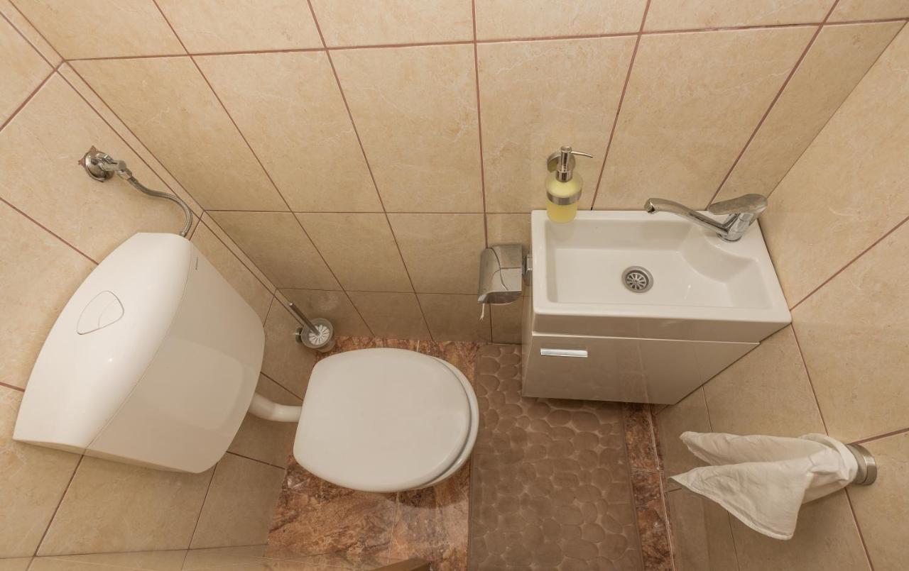 Apartman Teta Jadre มาคาร์สกา ภายนอก รูปภาพ